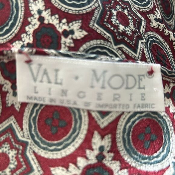 Val Mode Lingerie Slip - Picture 3 of 6